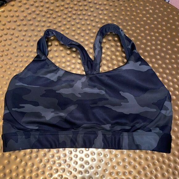 ATHLETA Ultimate Printed Camo Bra Olive Green Women’s Size Small - Picture 4 of 8
